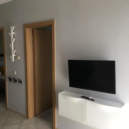 Apartmanhaz *