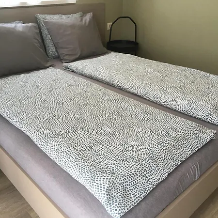 Apartmanhaz *
