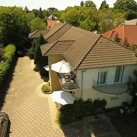 Apartmanhaz Apartament *