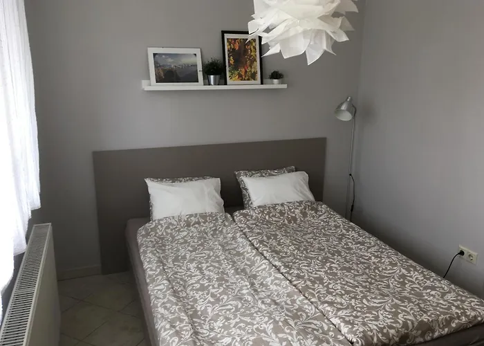 Apartmanhaz Lägenhet Balatonlelle