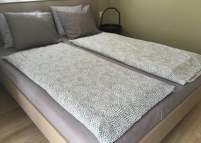 Apartmanhaz *